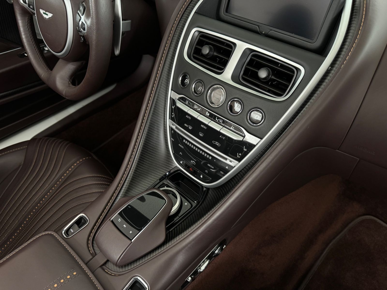 Aston Martin DB11 DB11 V8 Volante Bang&amp;Olufsen/ComfortPack