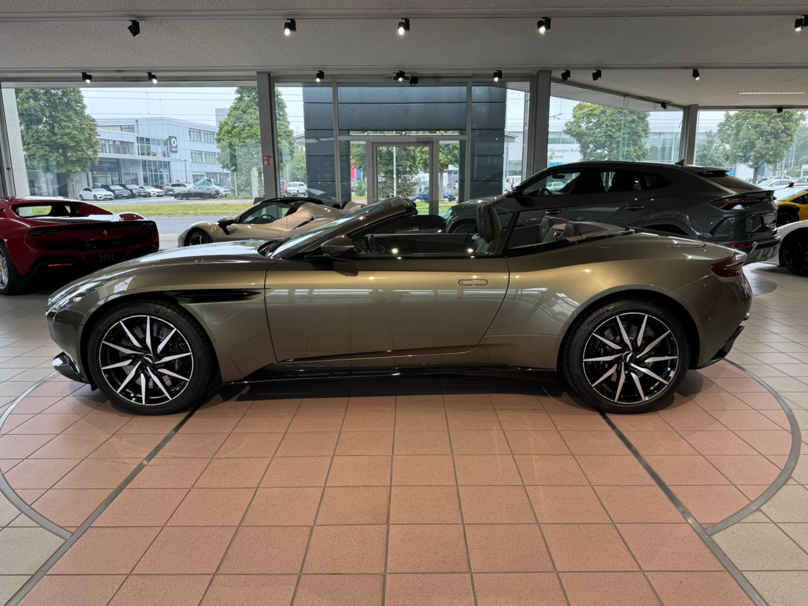 Aston Martin DB11 DB11 V8 Volante Bang&amp;Olufsen/ComfortPack