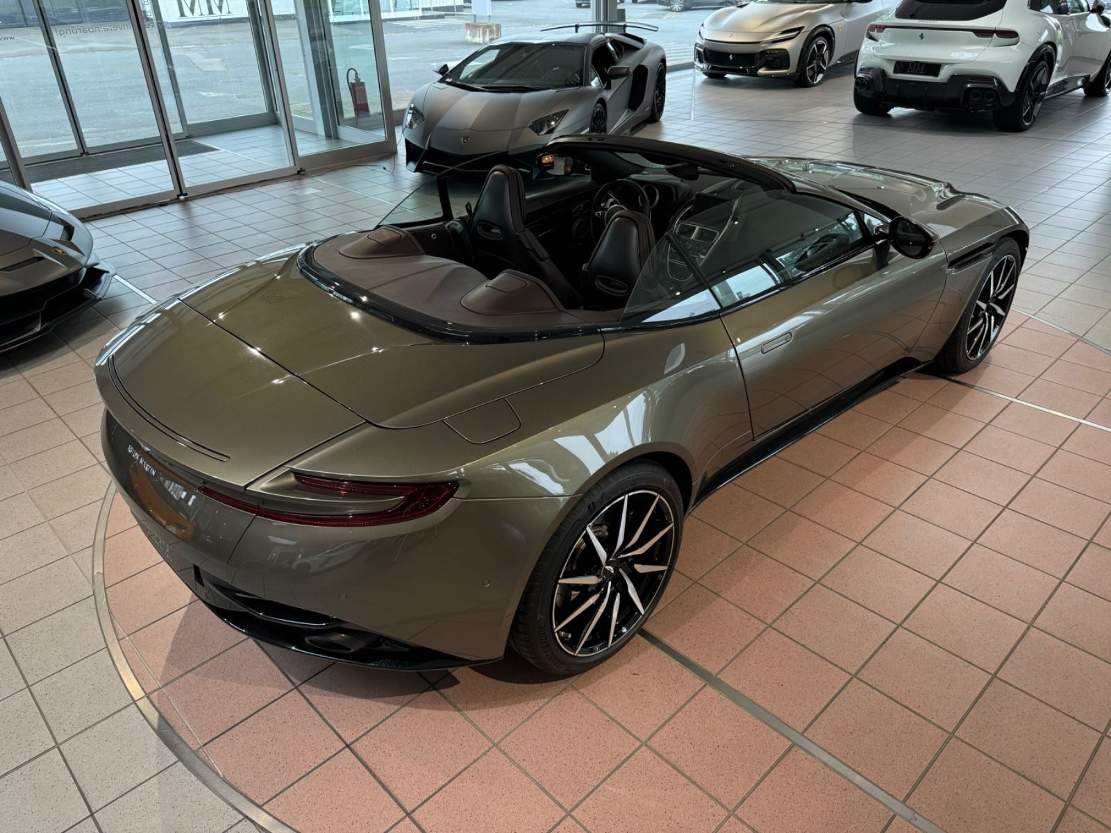 Aston Martin DB11 DB11 V8 Volante Bang&amp;Olufsen/ComfortPack