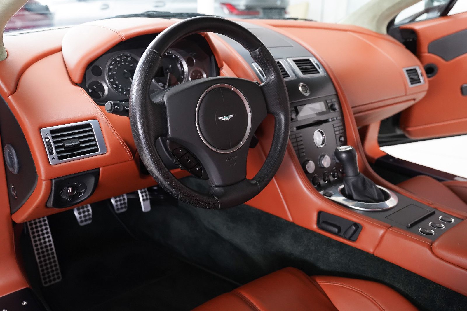 Aston Martin V8 Vantage V8 Vantage OO7
