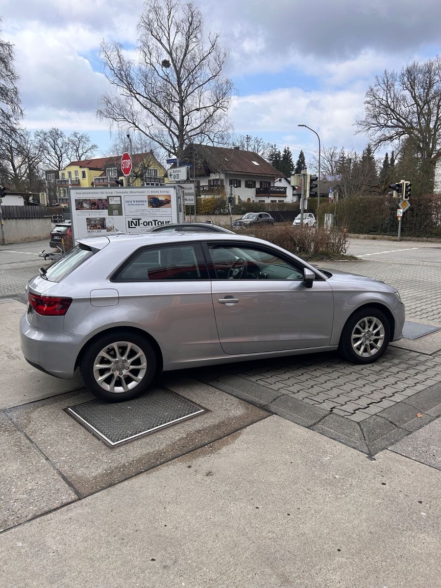 Audi A3 A3 attractionNavigationPlus,Sitzheizung,XenonTOP
