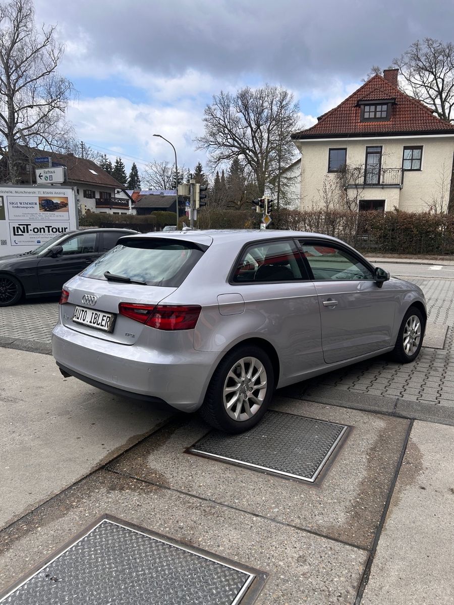 Audi A3 A3 attractionNavigationPlus,Sitzheizung,XenonTOP