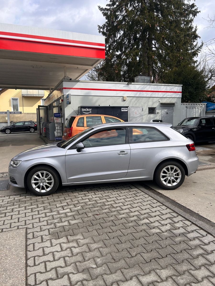 Audi A3 A3 attractionNavigationPlus,Sitzheizung,XenonTOP
