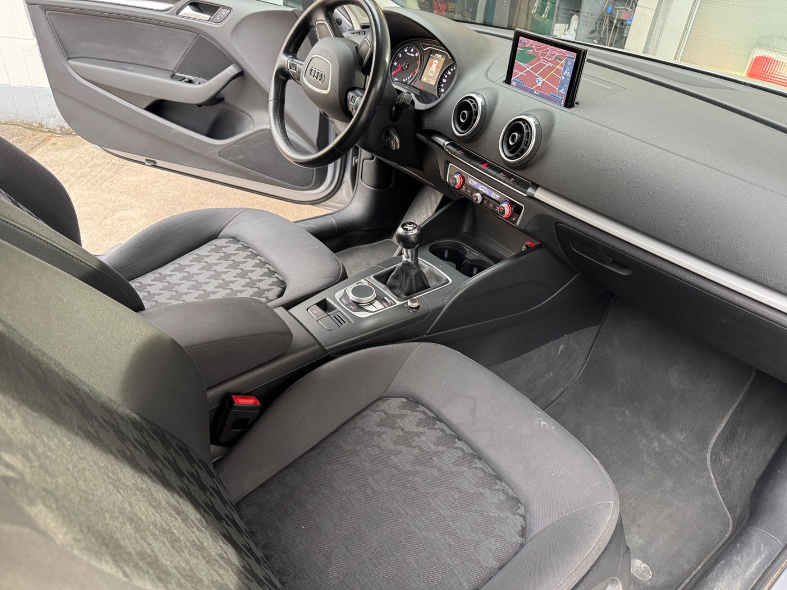 Audi A3 A3 attractionNavigationPlus,Sitzheizung,XenonTOP