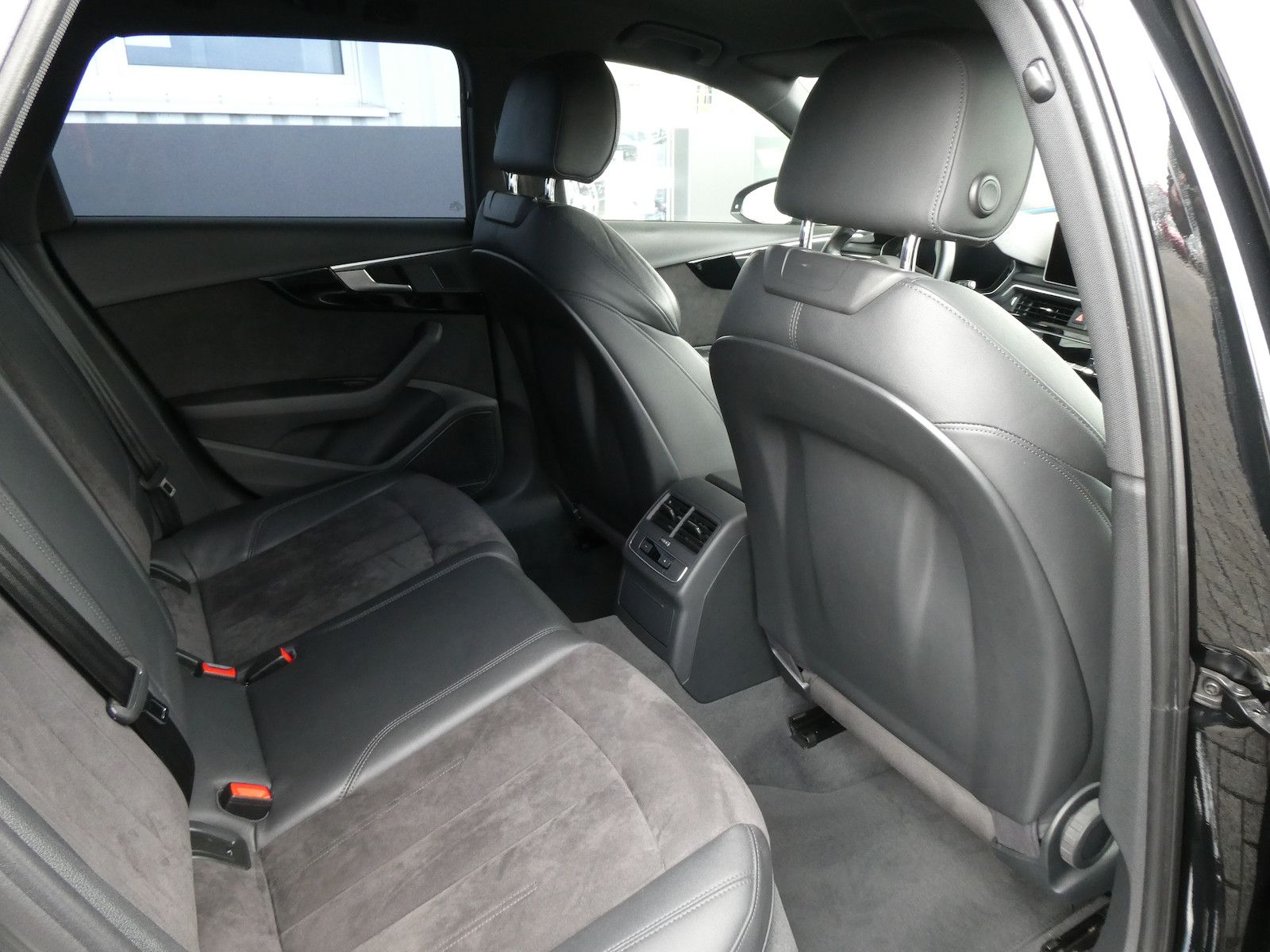 Audi A4 A4 2,0 TDI quattro sport, B&amp;O, Head-Up, Kamera