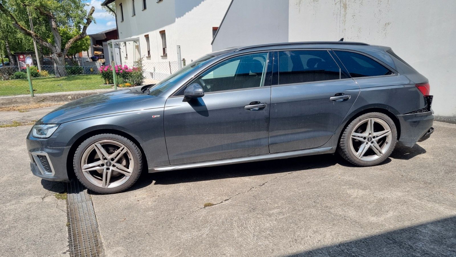 Audi A4 A4 Avant 40TDI DSG S-Line Matrix AHK Virtual