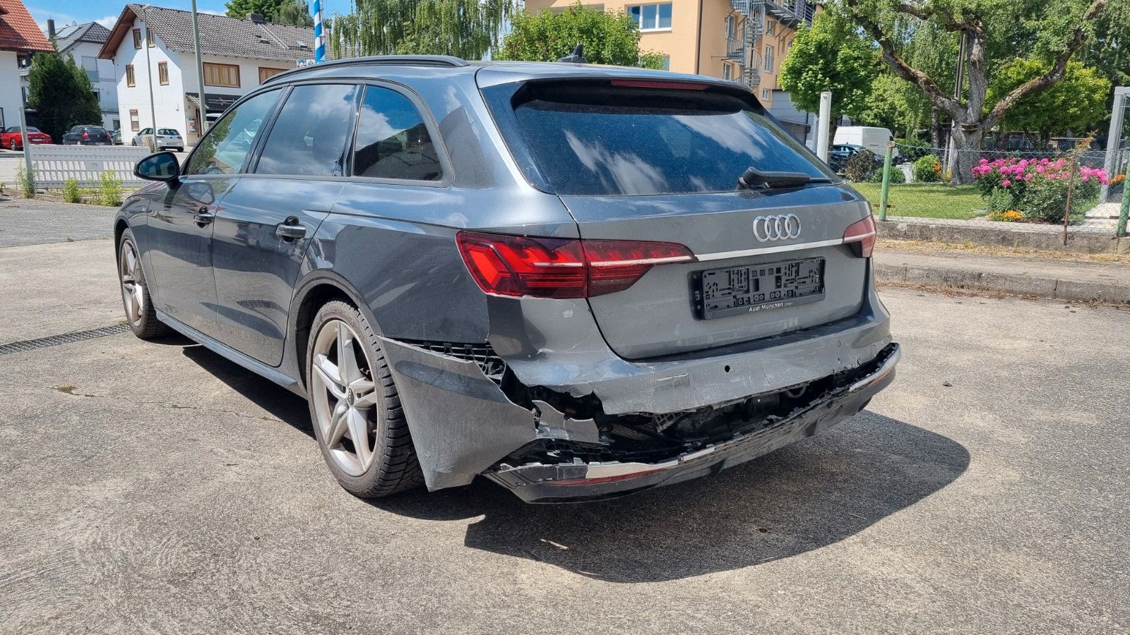 Audi A4 A4 Avant 40TDI DSG S-Line Matrix AHK Virtual