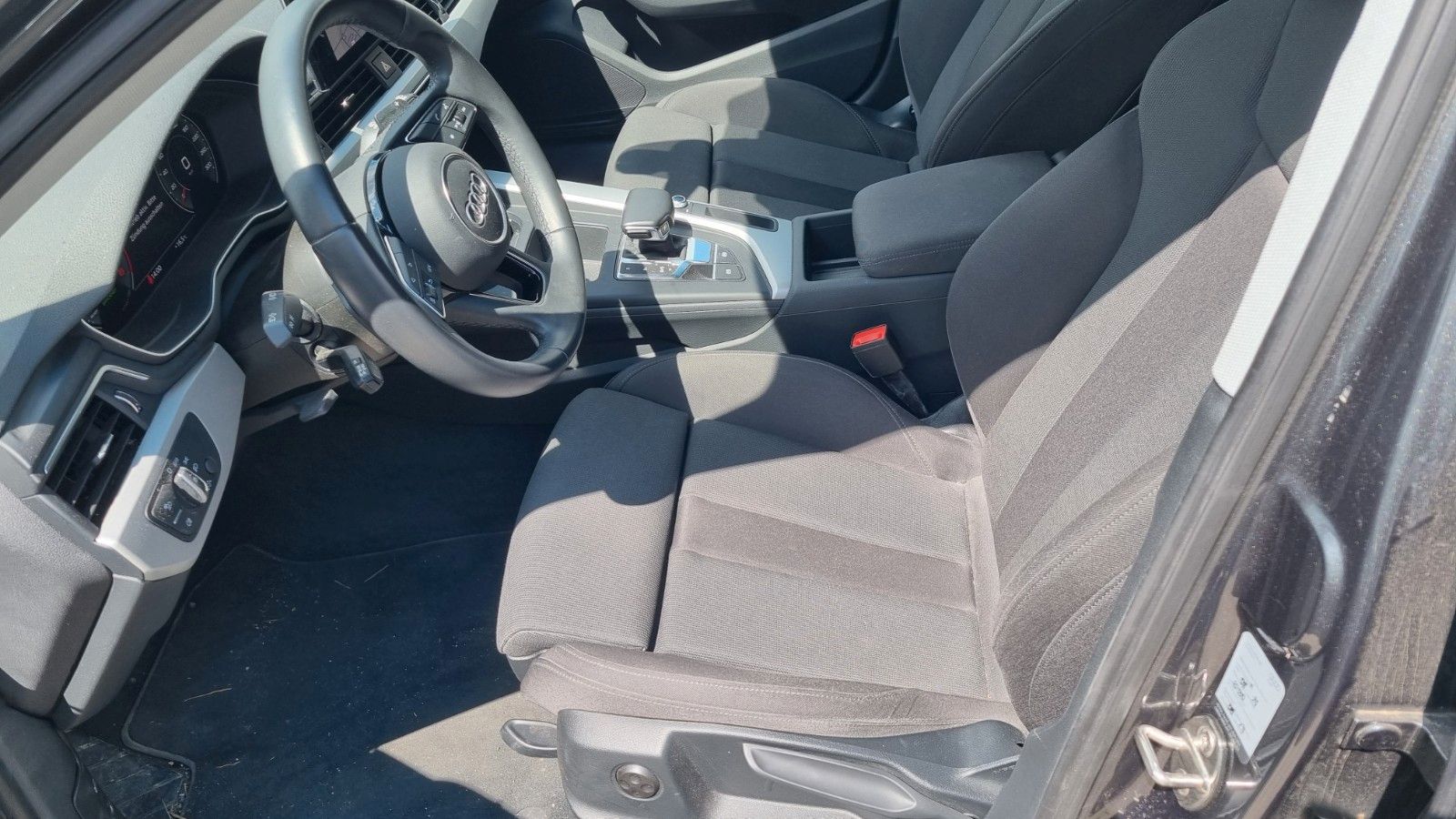 Audi A4 A4 Avant 40TDI DSG S-Line Matrix AHK Virtual