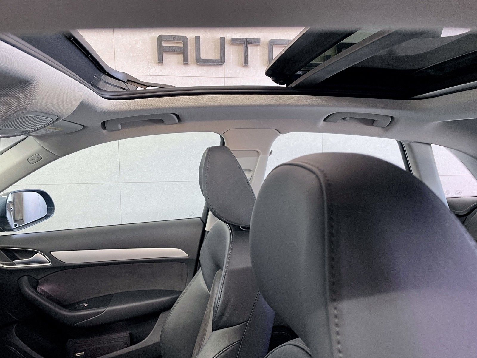 Audi Q3 Q3 sport Pano+Navi+Matrix-LED+KeyGo+DSP+Tempomat