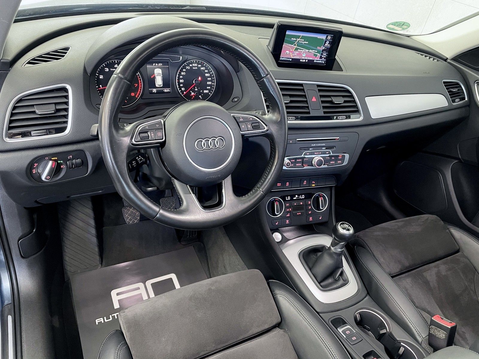 Audi Q3 Q3 sport Pano+Navi+Matrix-LED+KeyGo+DSP+Tempomat