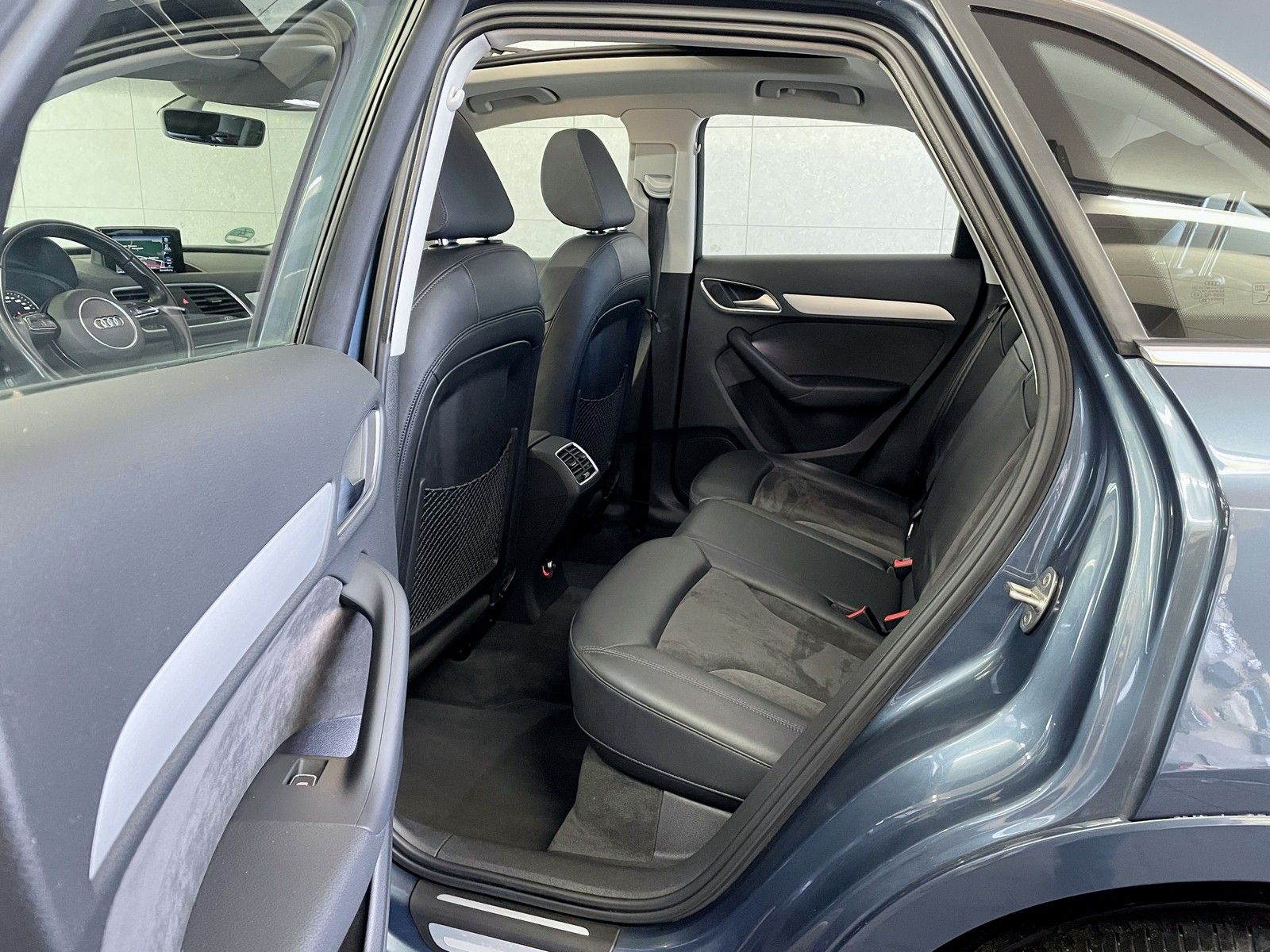 Audi Q3 Q3 sport Pano+Navi+Matrix-LED+KeyGo+DSP+Tempomat