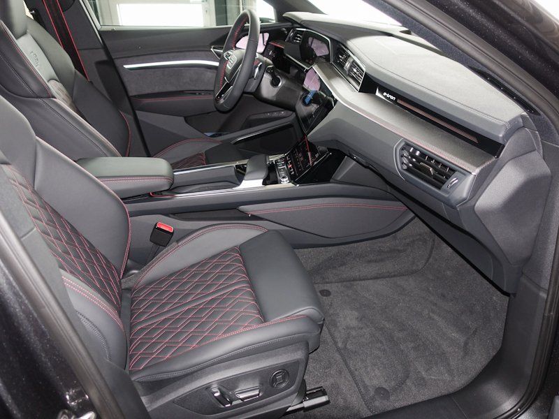 Audi Q8 Sportback 55 e-tron quattro S line +Matrix-LE