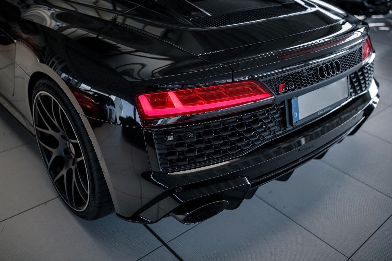 Audi R8 R8 Spyder 5.2 FSI RWD performance