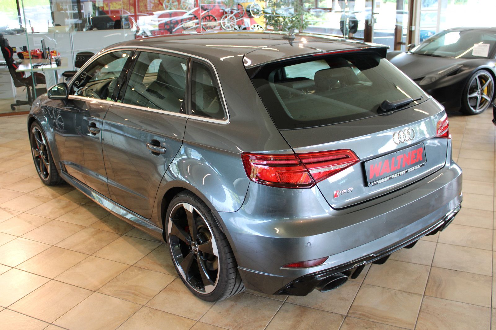 Audi RS3 RS 3 Sportback 2.5 TFSI quattro *Top+2. Hand*