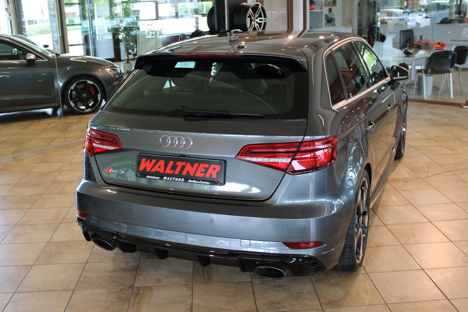 Audi RS3 RS 3 Sportback 2.5 TFSI quattro *Top+2. Hand*