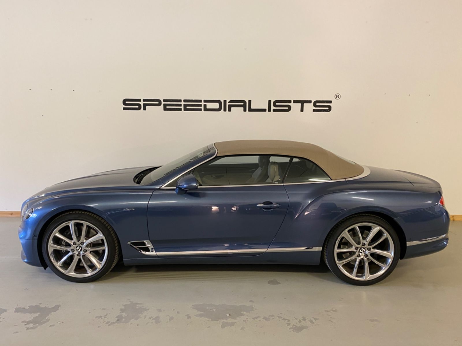 Bentley Continental NEW Continental GT Convertible V8 Azure