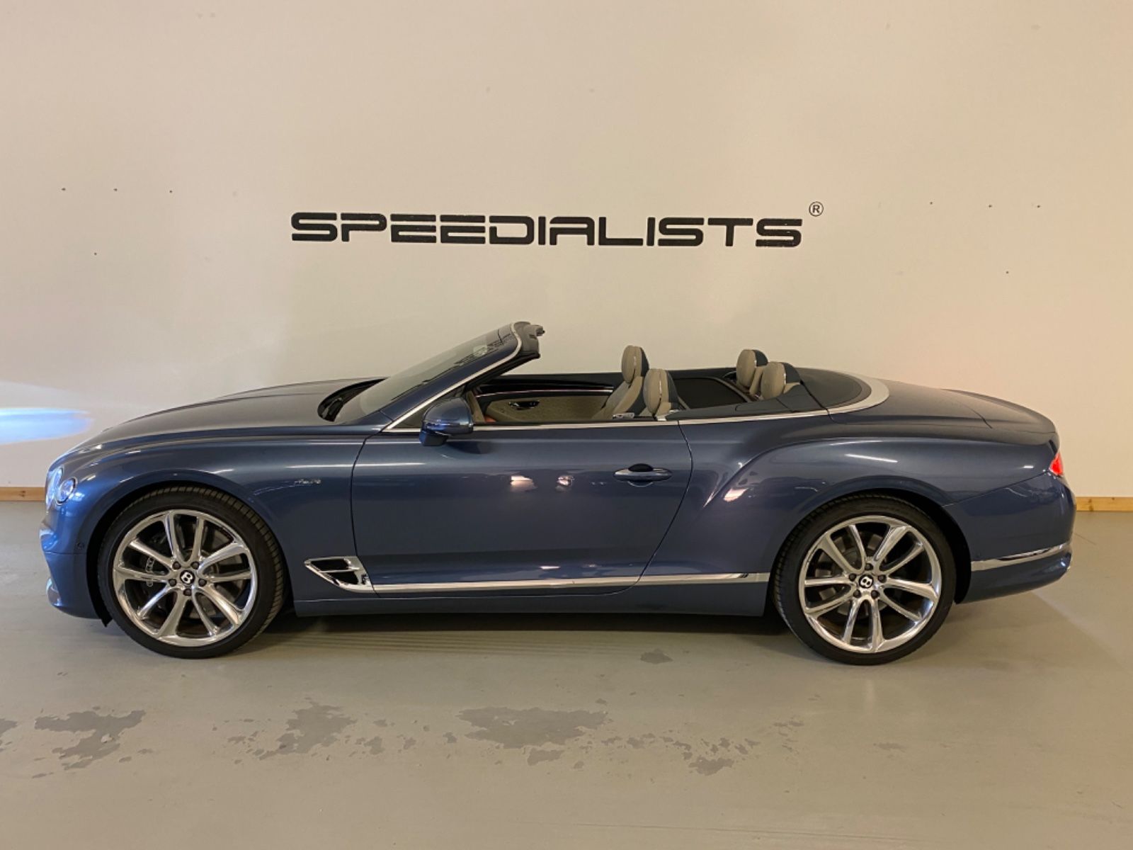 Bentley Continental NEW Continental GT Convertible V8 Azure