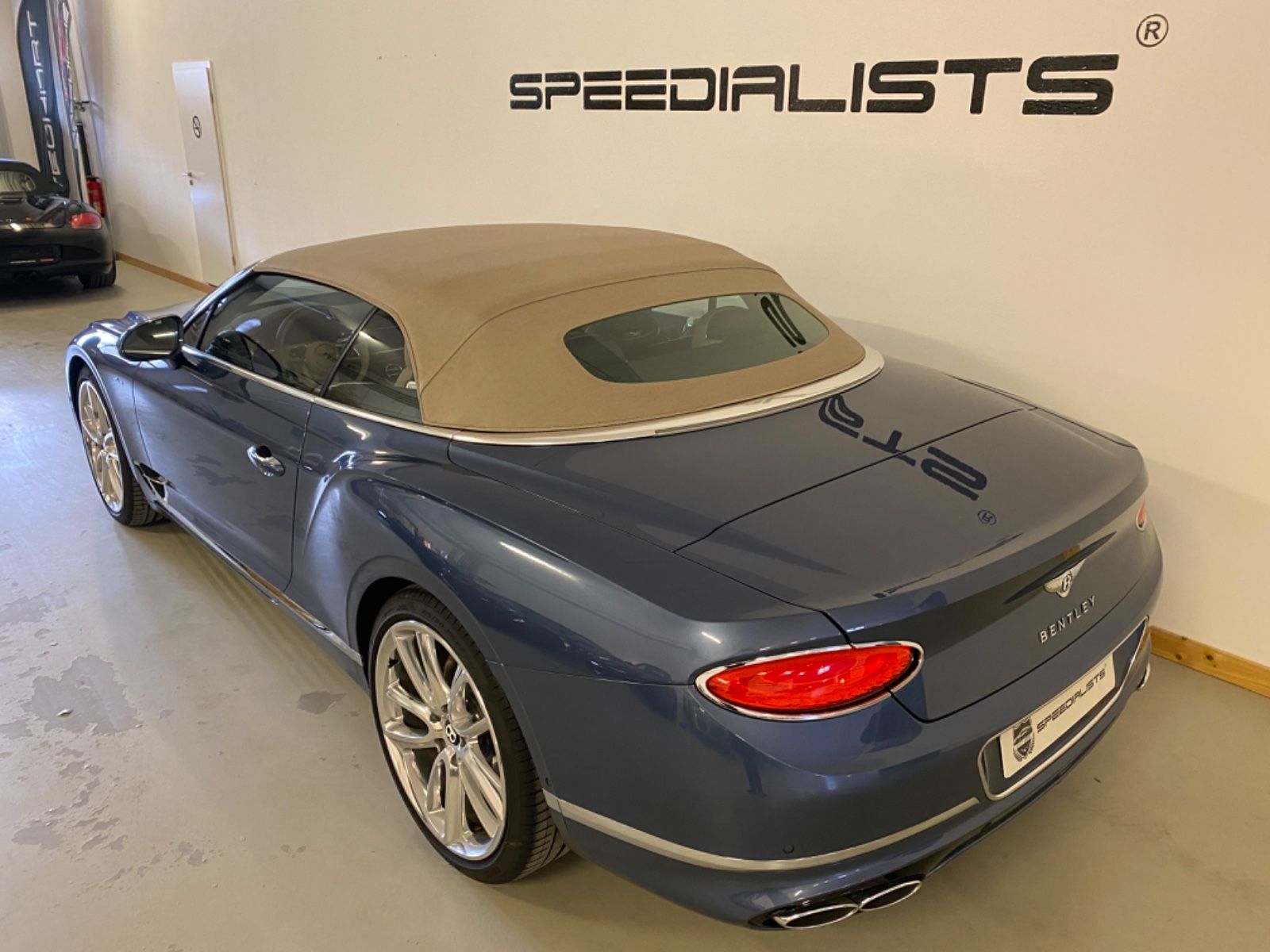 Bentley Continental NEW Continental GT Convertible V8 Azure