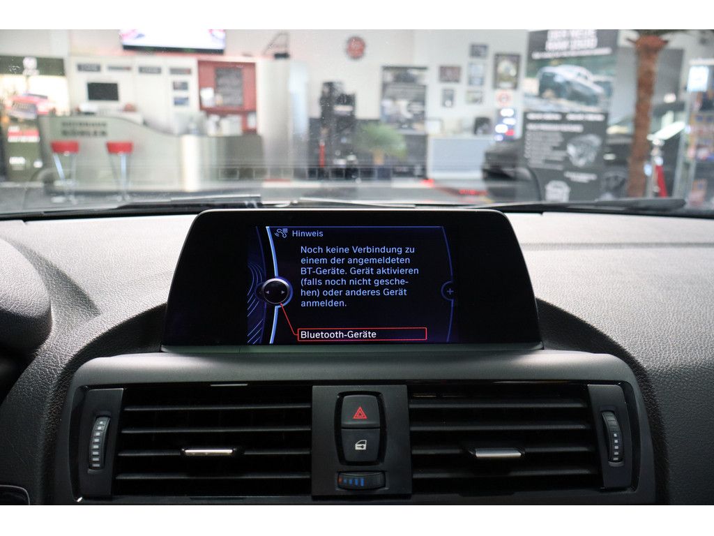 BMW 118 118i Sport Line F20 PDC, SHZ, Bi-Xenon