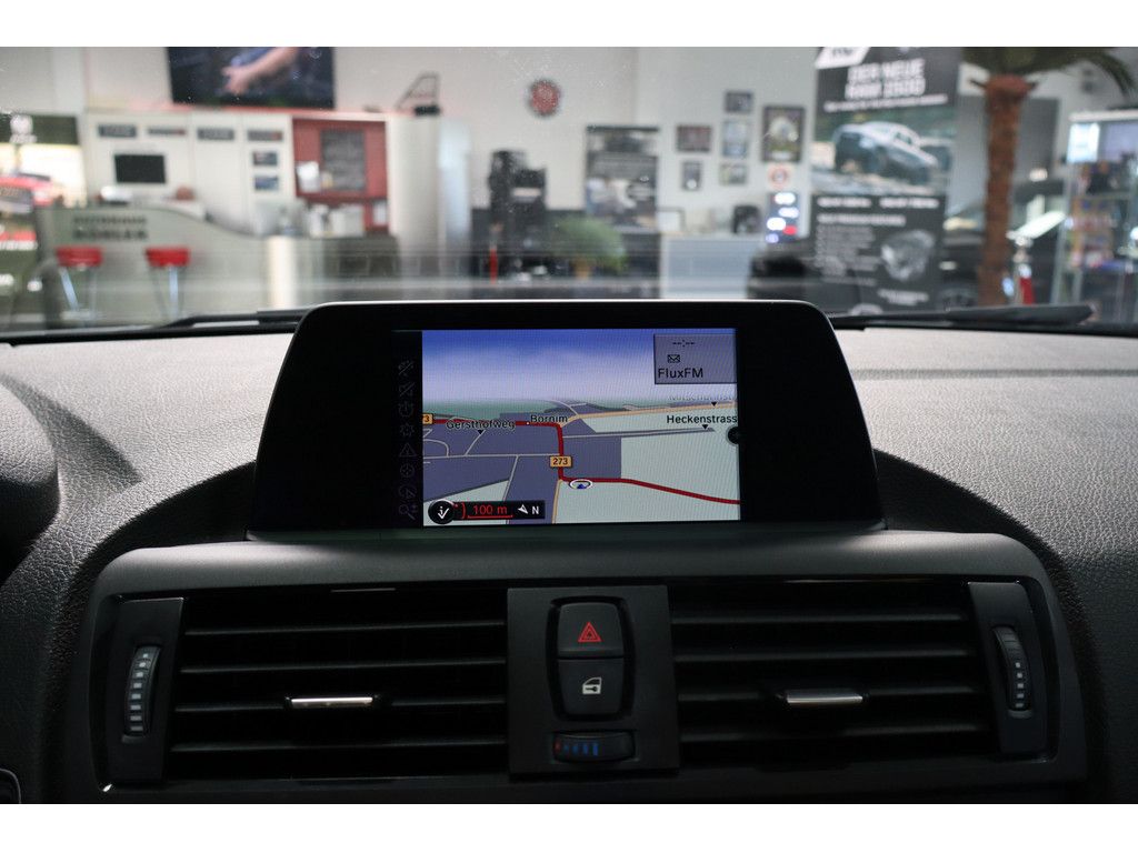 BMW 118 118i Sport Line F20 PDC, SHZ, Bi-Xenon