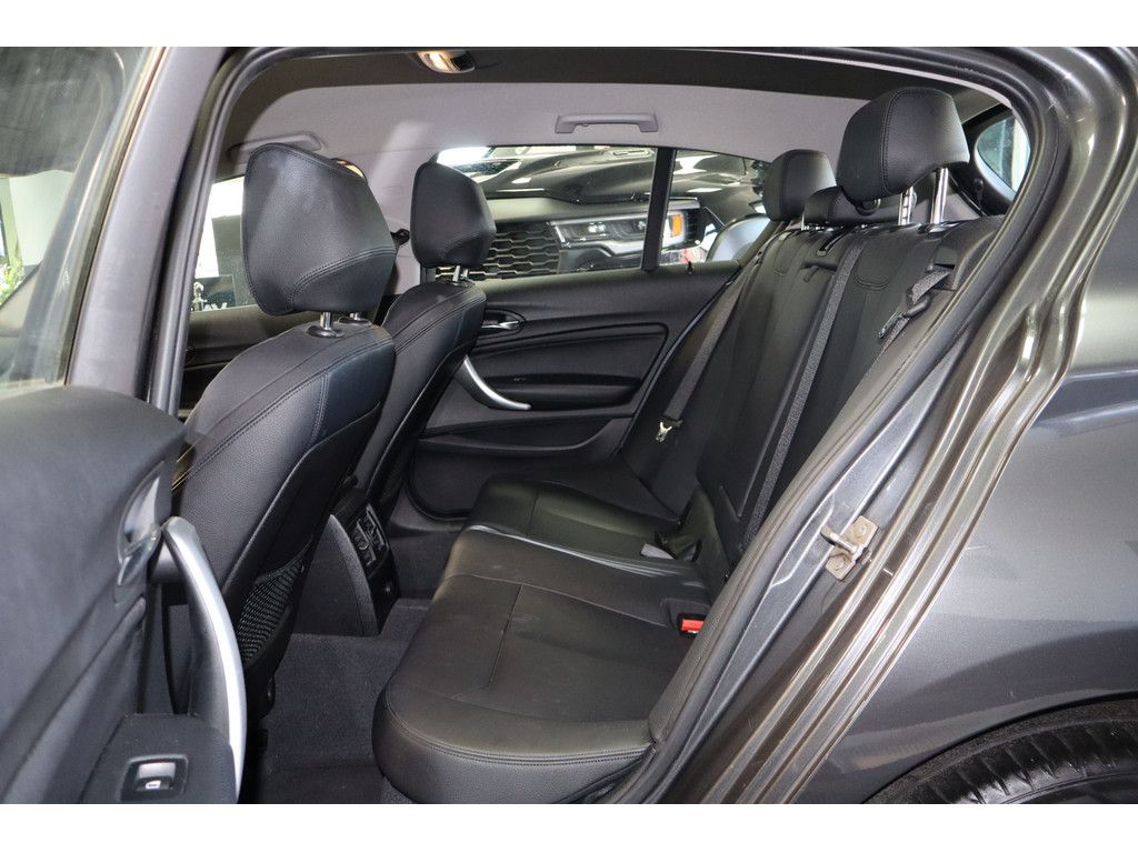 BMW 118 118i Sport Line F20 PDC, SHZ, Bi-Xenon