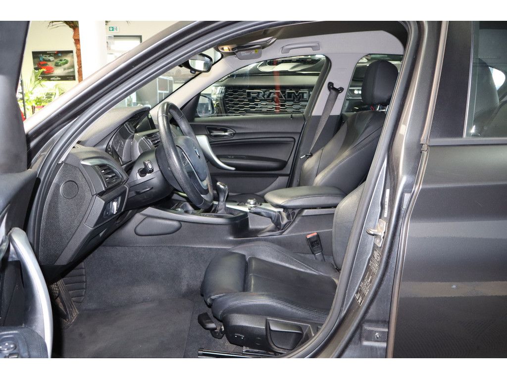 BMW 118 118i Sport Line F20 PDC, SHZ, Bi-Xenon