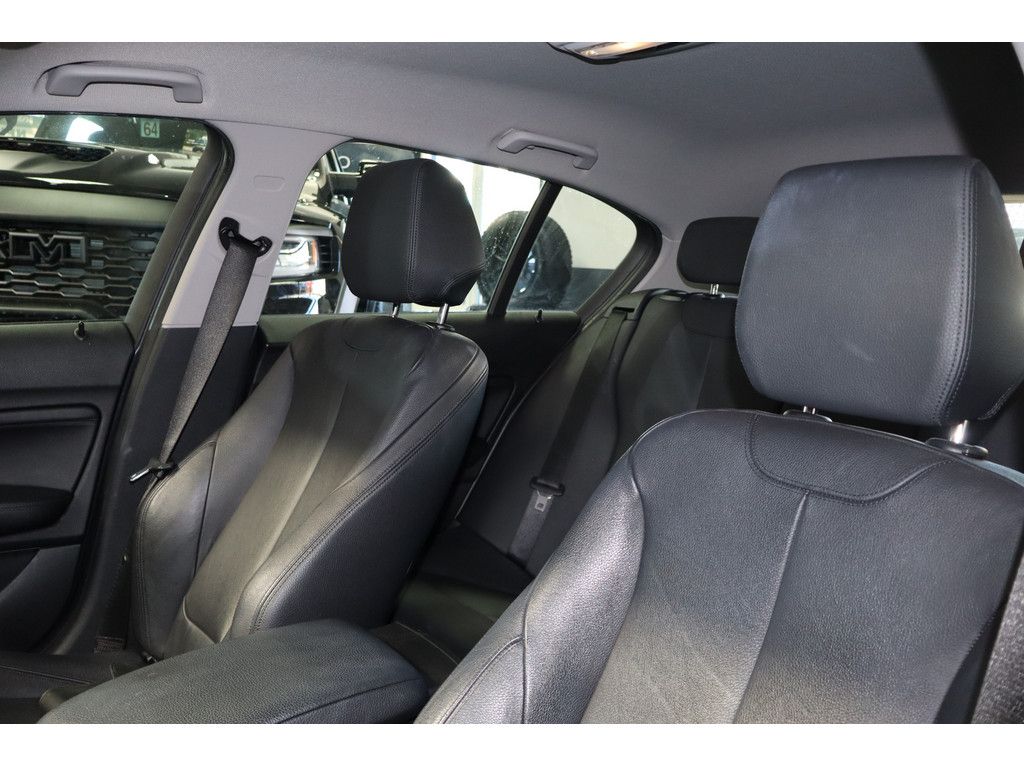 BMW 118 118i Sport Line F20 PDC, SHZ, Bi-Xenon