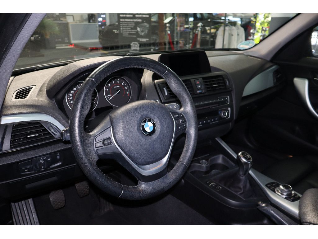 BMW 118 118i Sport Line F20 PDC, SHZ, Bi-Xenon
