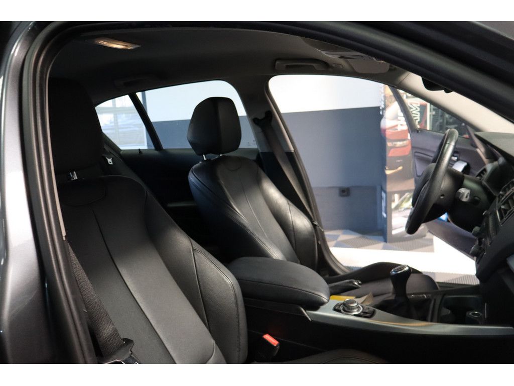 BMW 118 118i Sport Line F20 PDC, SHZ, Bi-Xenon