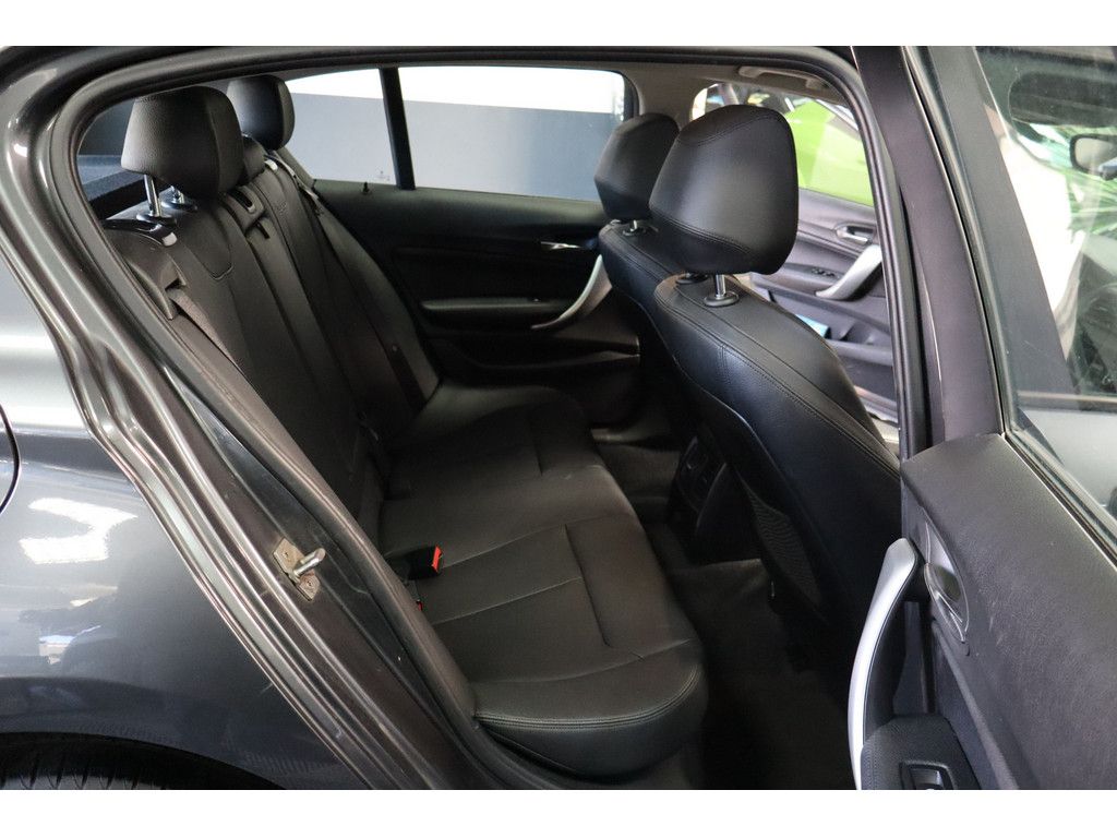 BMW 118 118i Sport Line F20 PDC, SHZ, Bi-Xenon
