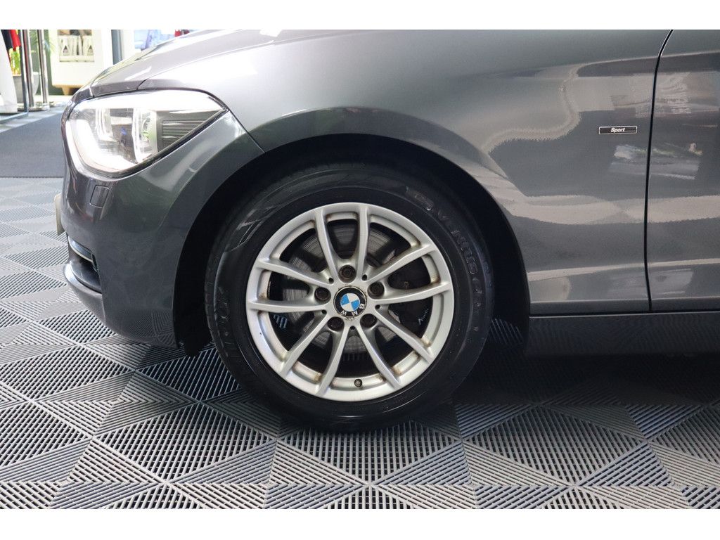 BMW 118 118i Sport Line F20 PDC, SHZ, Bi-Xenon