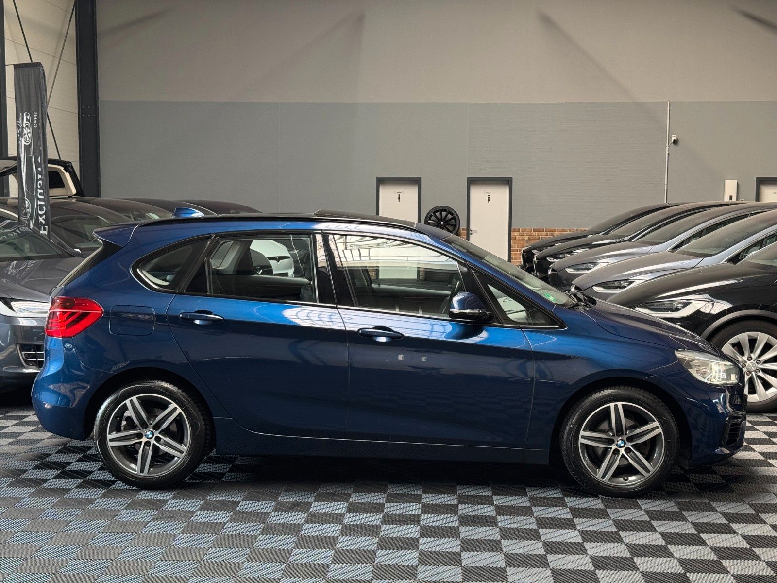 BMW 218 218d ACTIVE TOURER | HEAD-UP | LANE ASSIST |