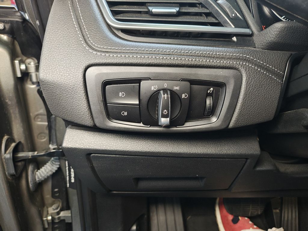 BMW 218 218i LUXURY LINE LED NAVI LEDER Kamera 17&quot;