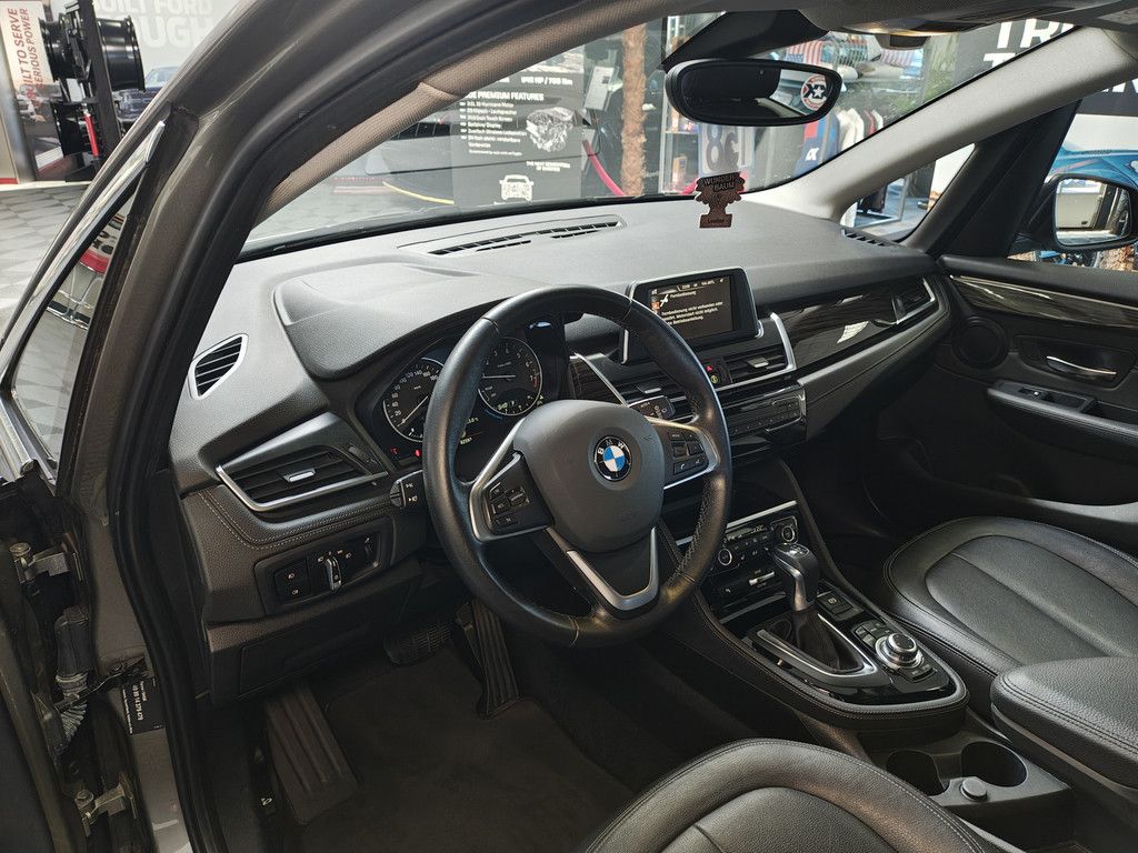 BMW 218 218i LUXURY LINE LED NAVI LEDER Kamera 17&quot;