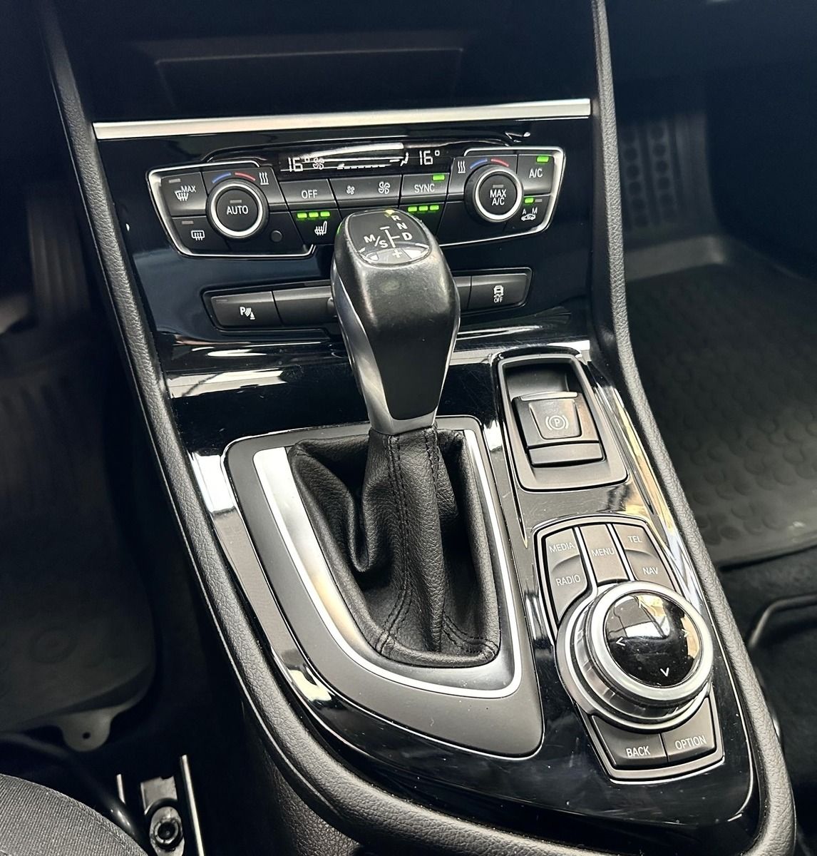 BMW 218 Gran Tourer 218 Gran Tourer i ADVANTAGE*AUT*NAVI*PANO*7-SITZ