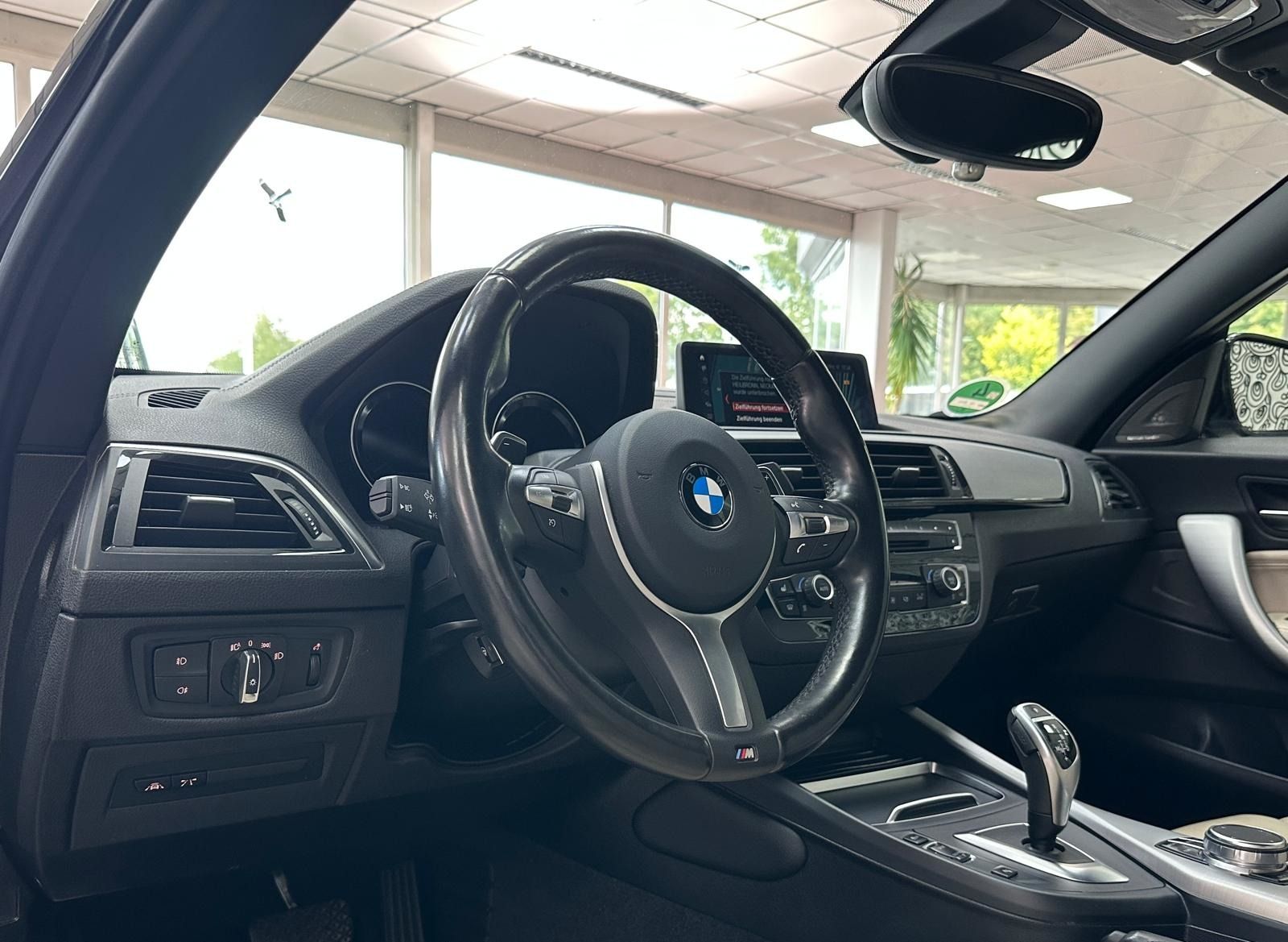 BMW 220 220 i Cabrio 3x M SPORT*SPORT-AUT*DRIVING ASSIST