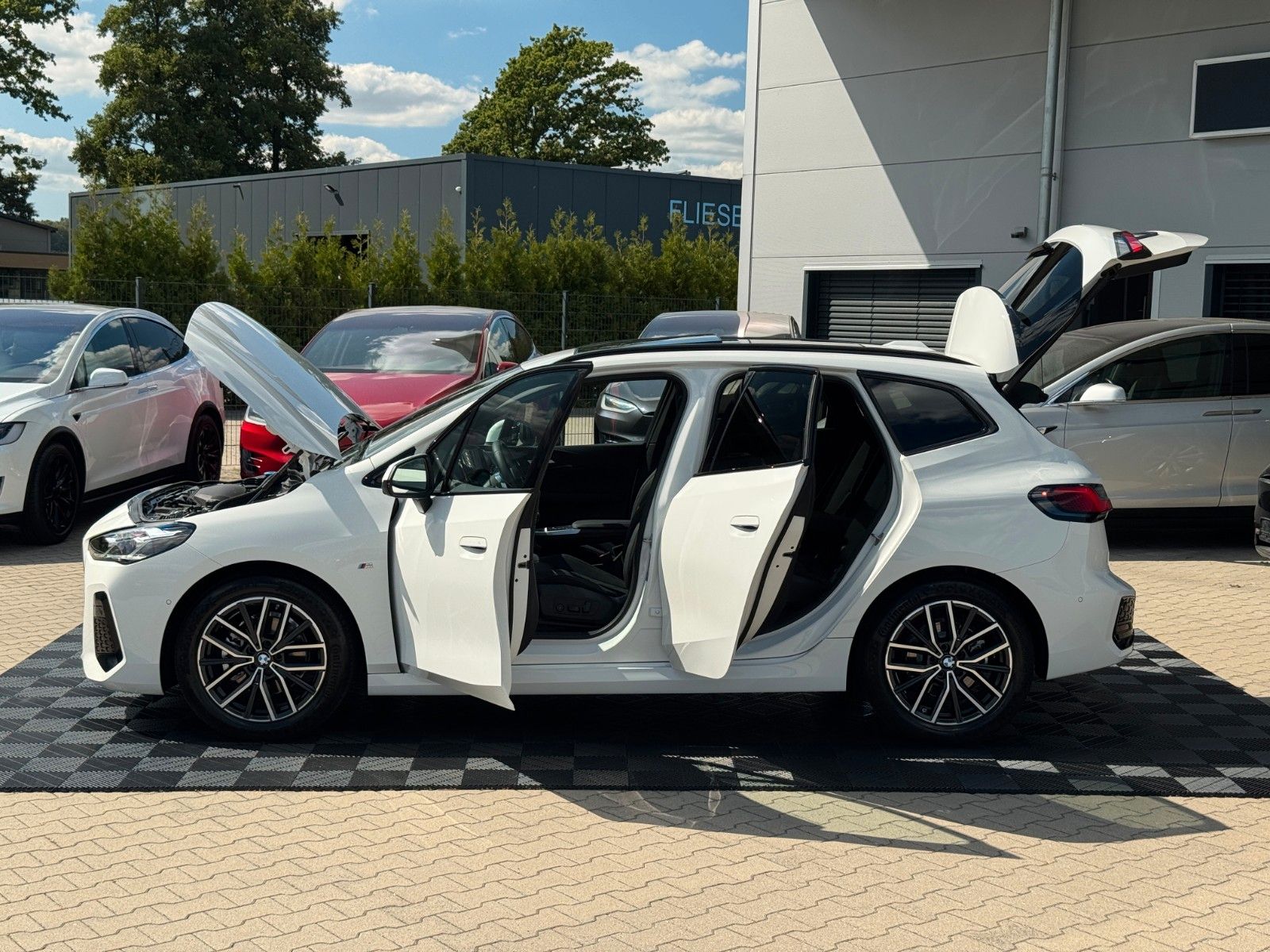 BMW 220 220d Active Tourer | M SPORT | 360VIEW | H&amp;K |