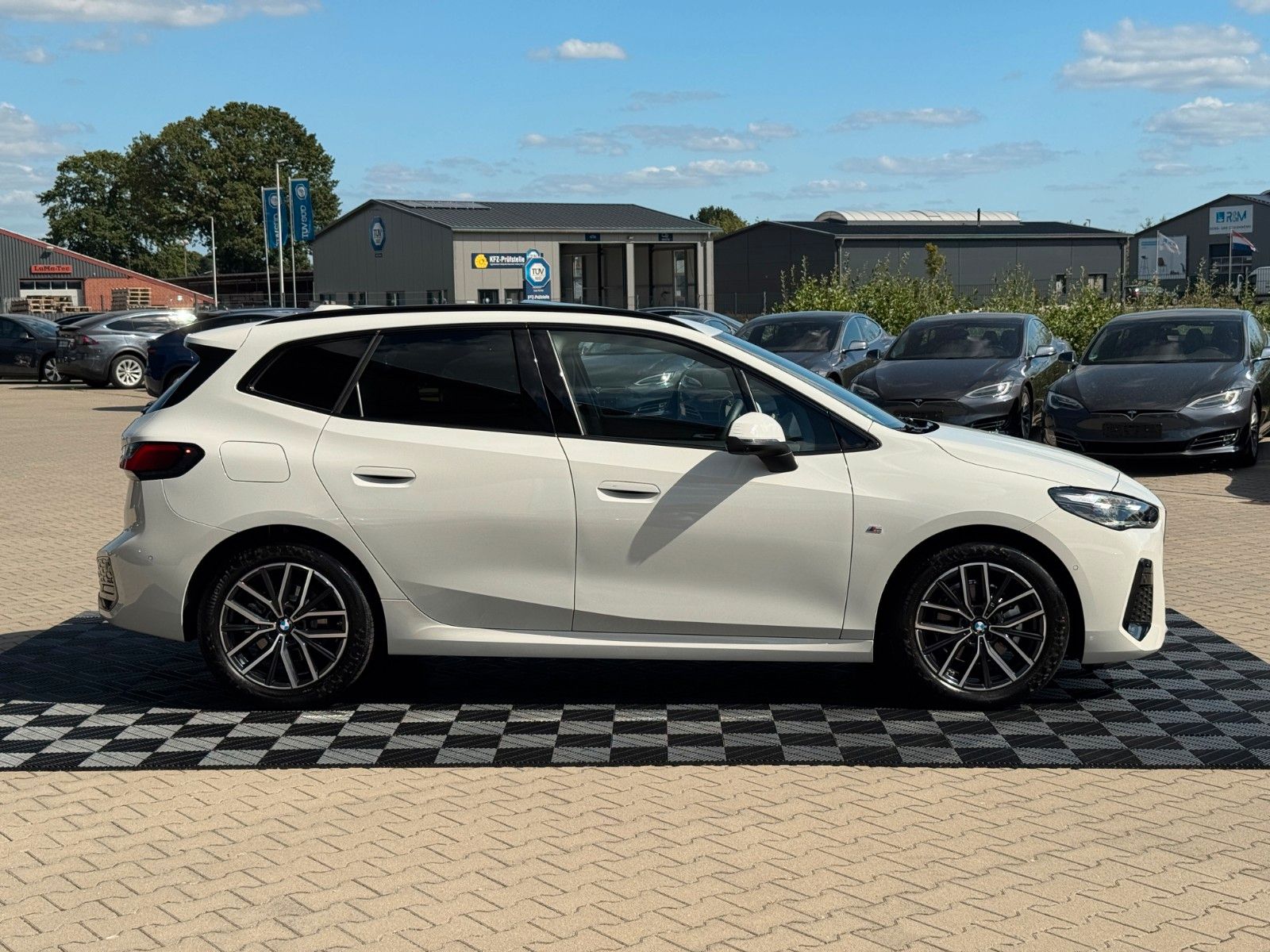 BMW 220 220d Active Tourer | M SPORT | 360VIEW | H&amp;K |