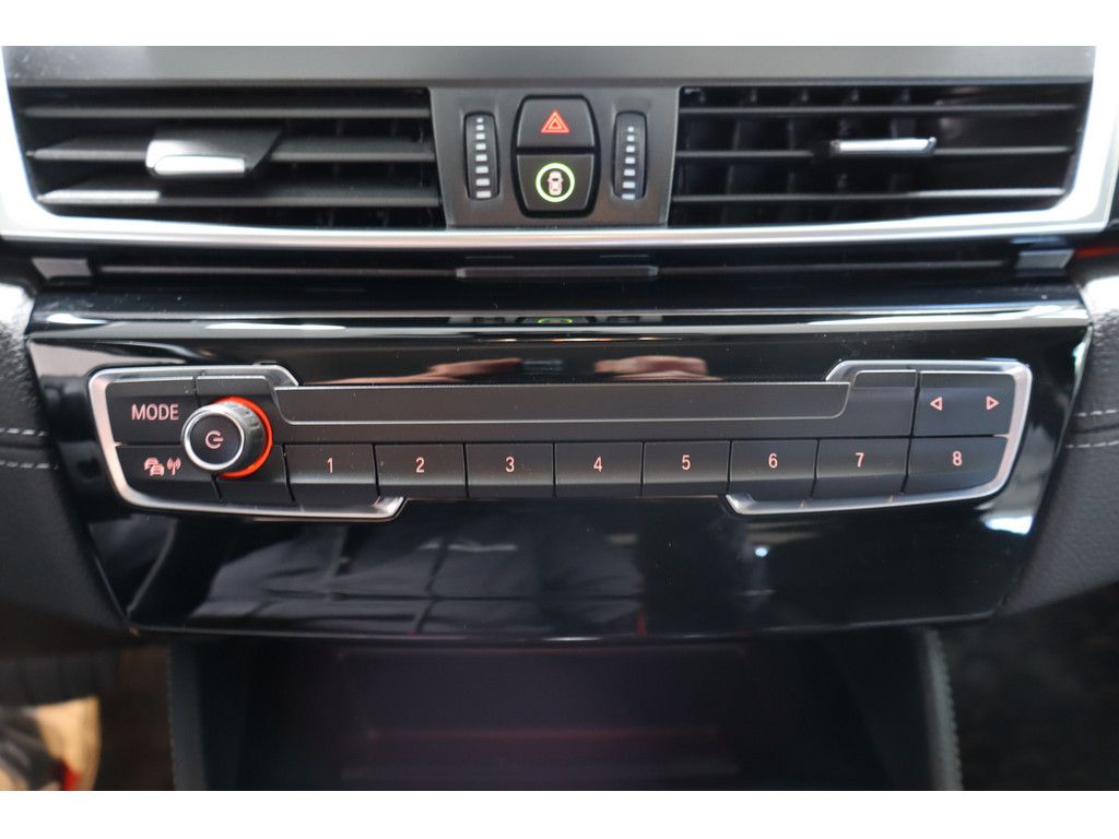 BMW 220 220d Luxury Line Leder Navi Hifi Sport 17&quot;PDC