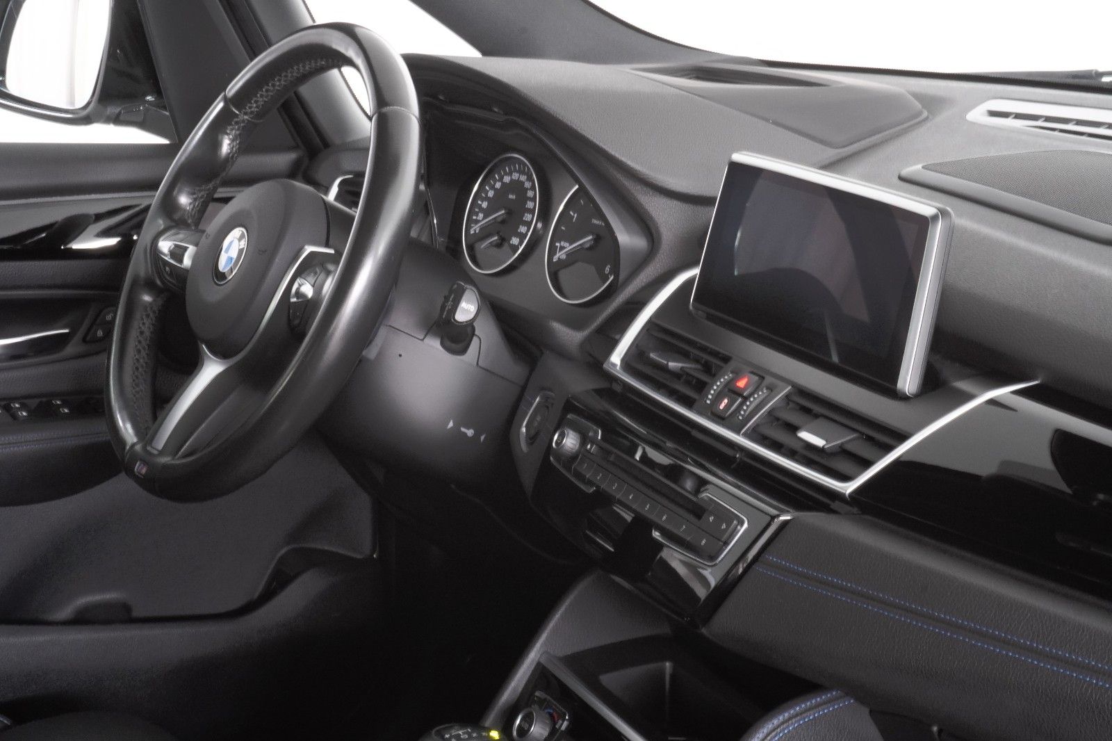 BMW 220 Gran Tourer 220 d xDrive M Sport Pano Kamera AHK LED