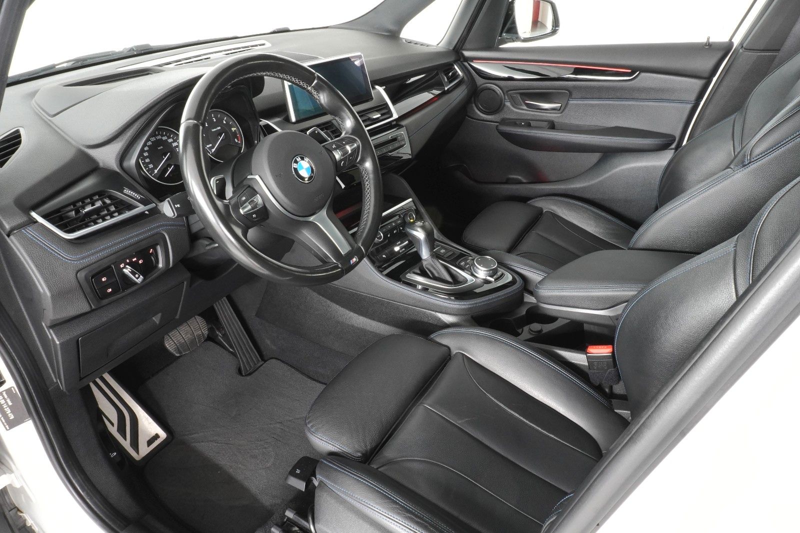 BMW 220 Gran Tourer 220 d xDrive M Sport Pano Kamera AHK LED