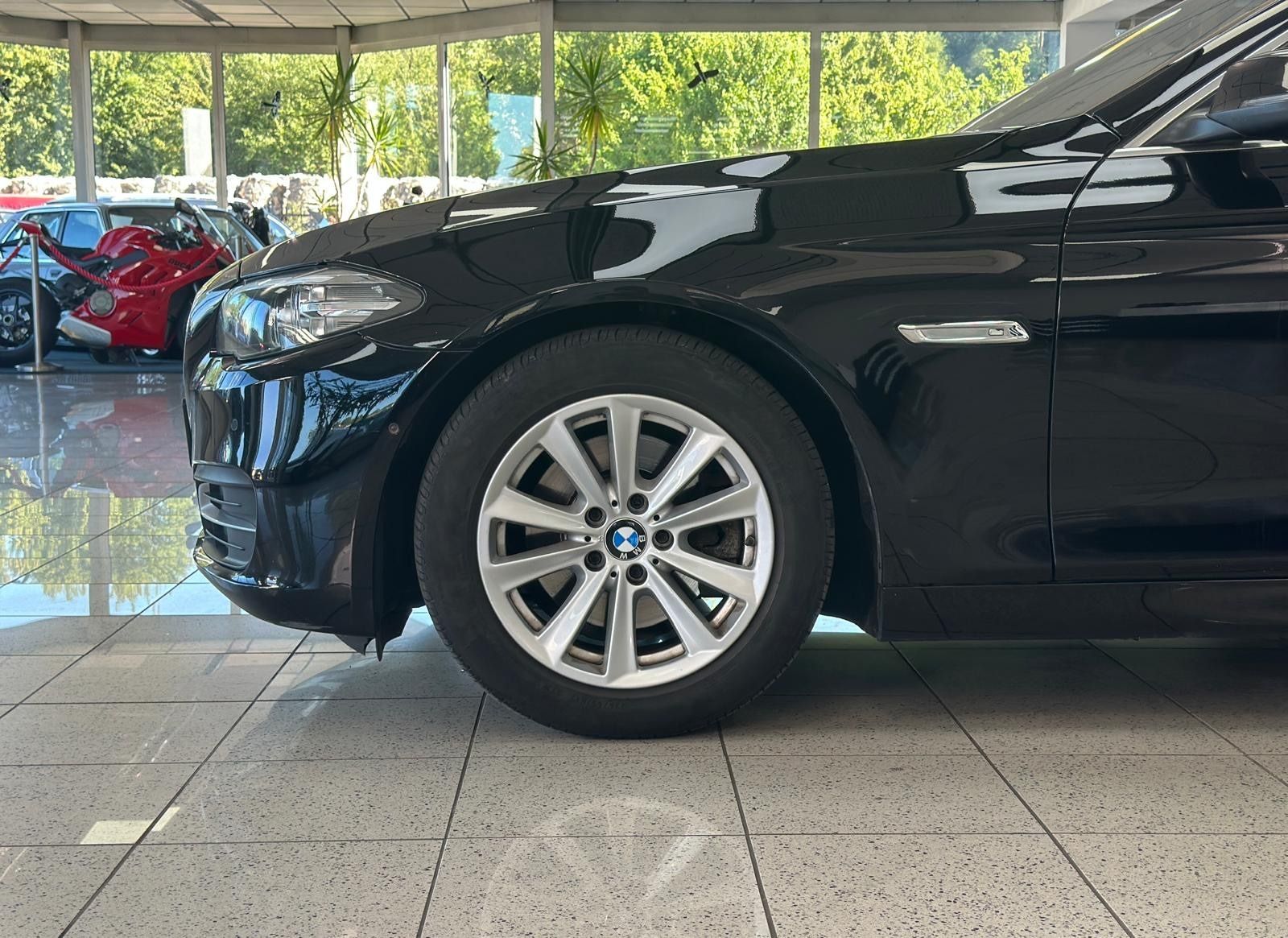 BMW 520 520 d Limo AUTOM*DRIVING ASSIST*DIGITALTACHO*AHK