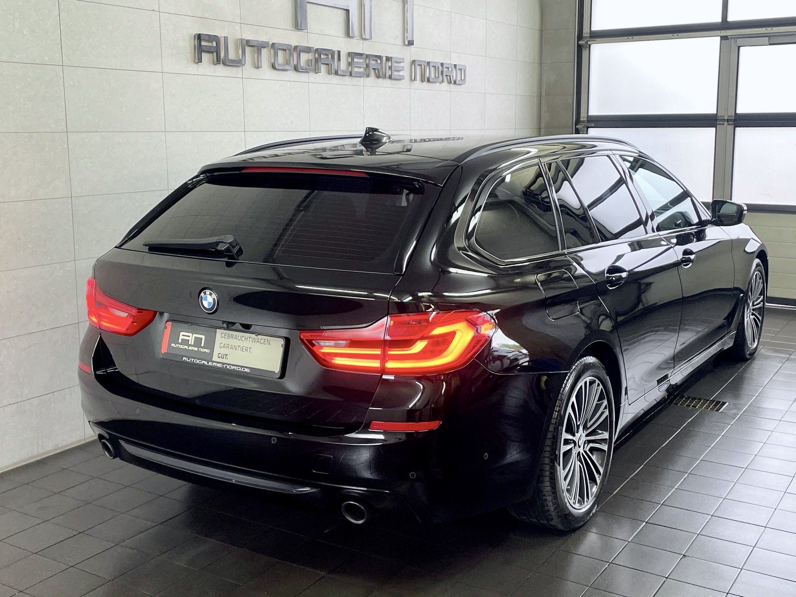 BMW 525 525 d Sport Line adap. LED+Inno+HuD+Shadow+Ambie