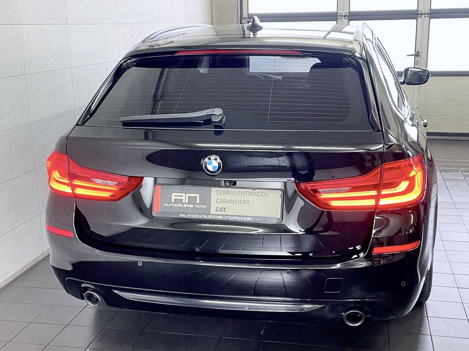 BMW 525 525 d Sport Line adap. LED+Inno+HuD+Shadow+Ambie