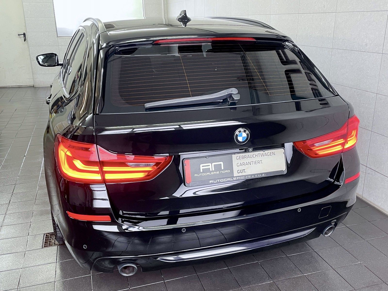 BMW 525 525 d Sport Line adap. LED+Inno+HuD+Shadow+Ambie
