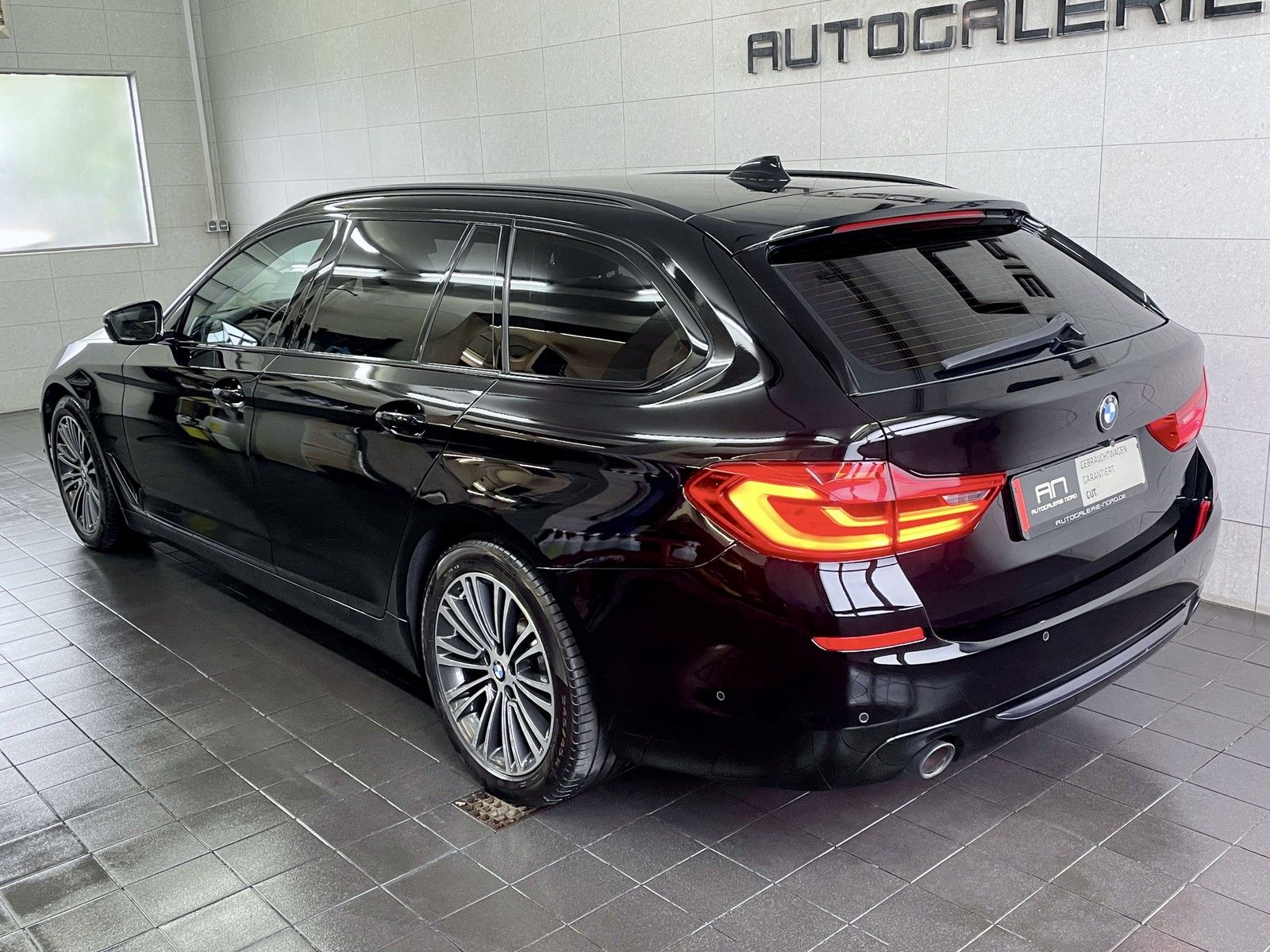 BMW 525 525d SportLineadap.LED+Inno+HuD+Shadow+Ambie