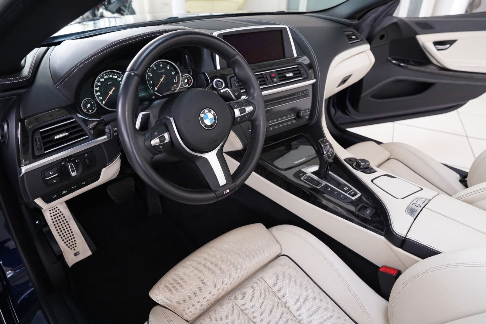 BMW 640 640i xDrive Cab M Sport LED HeadUp 360°Cam HiFi