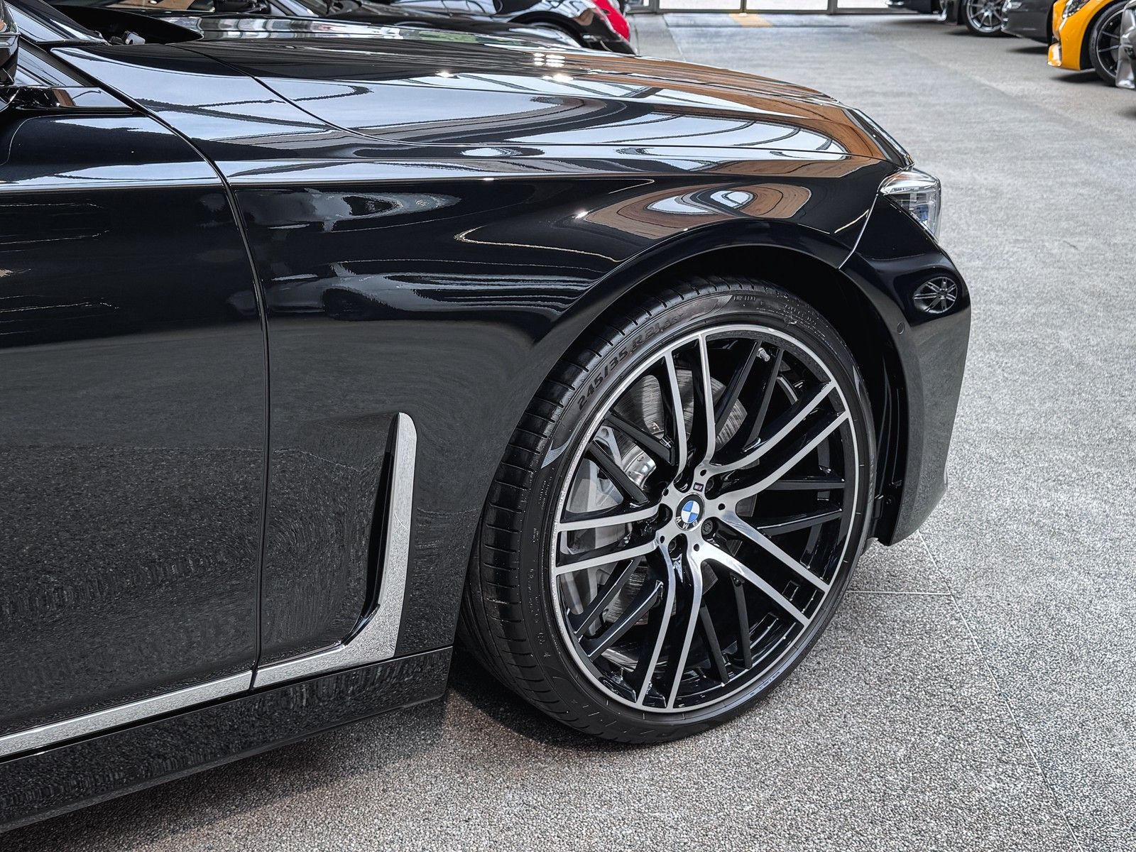 BMW 750 750 i xDrive Laser+TV+HeadUp+InnoPaket