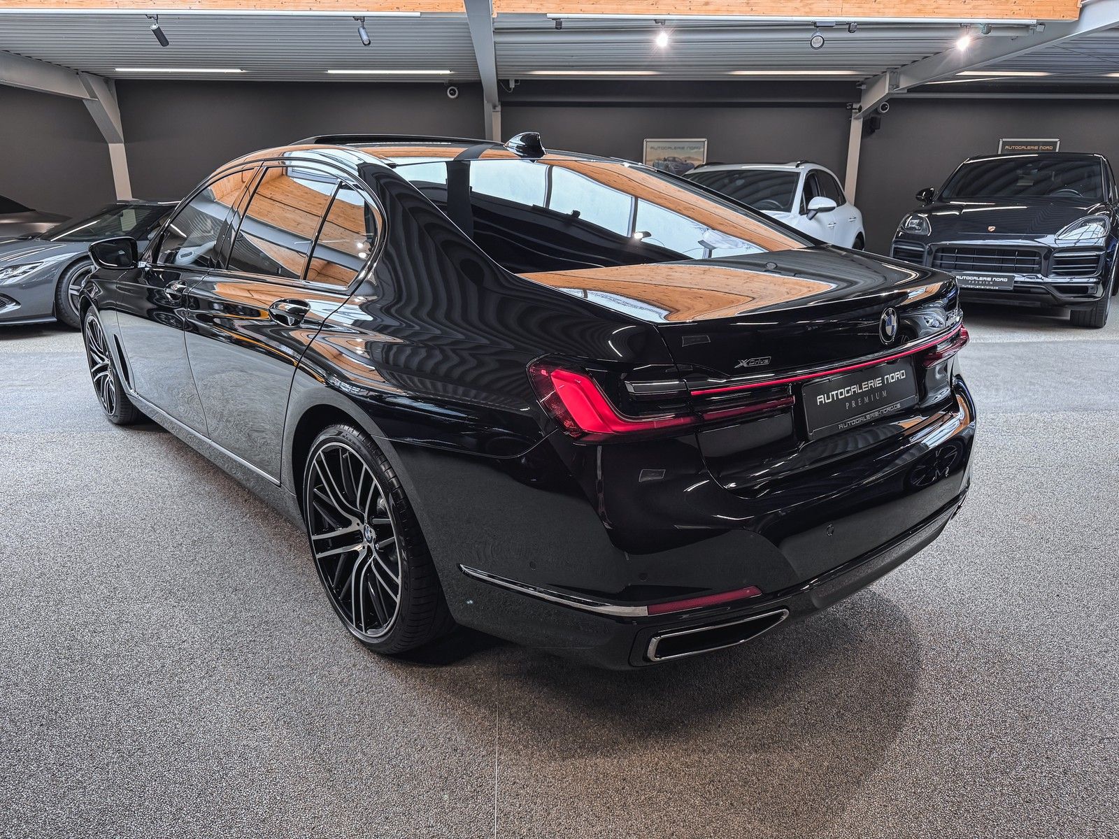 BMW 750 750 i xDrive Laser+TV+HeadUp+InnoPaket