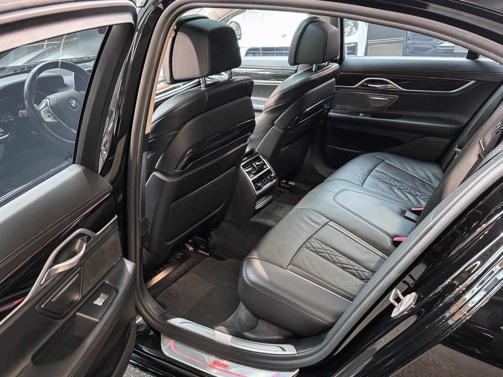 BMW 750 750 i xDrive Laser+TV+HeadUp+InnoPaket